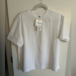 Uniqclo t shirt